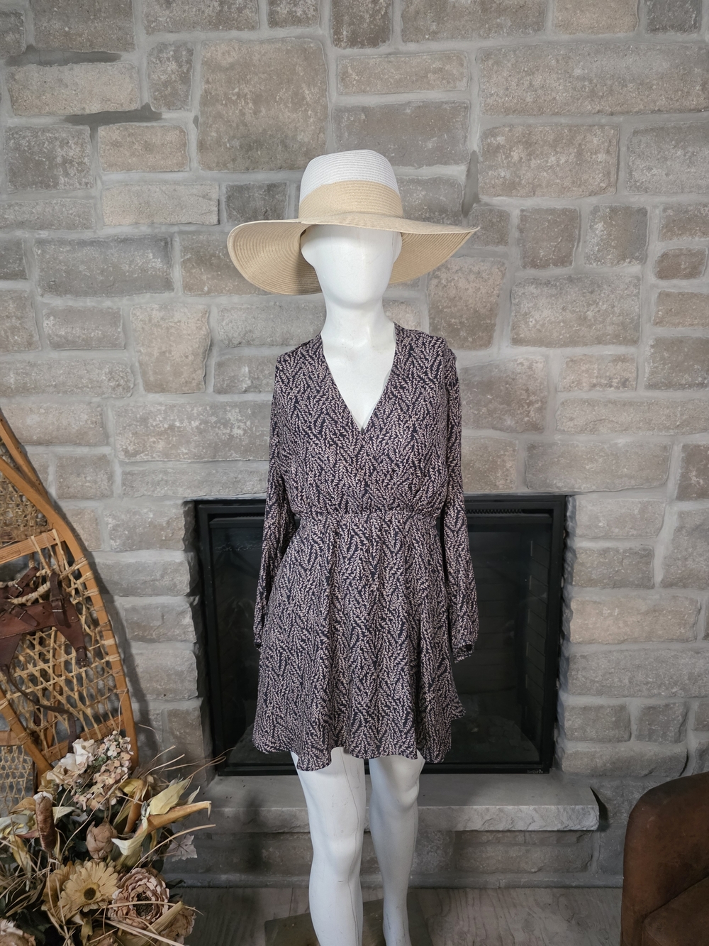 Women’s V-Neck Long Sleeve Printed Mini Dress in Black and Cream
